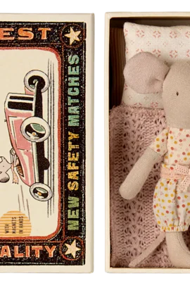 Kleine zus muis in luciferdoosje | 5707304132653 Kleine zus muis in luciferdoosje | 5707304132653