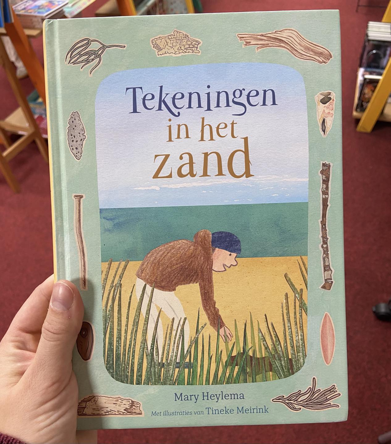 Boekentip: Tekeningen in het zand | Boekentip: Tekeningen in het zand |