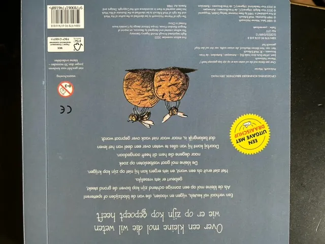 Over een kleine mol die wil weten wie er op zijn kop gepoept heeft | 9789061746188 Over een kleine mol die wil weten wie er op zijn kop gepoept heeft - Afbeelding 2