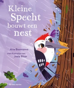 Kleine Specht bouwt een nest
