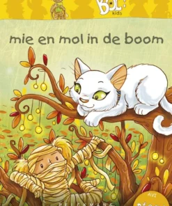 Mie en Mol in de boom