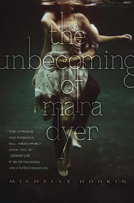 The Unbecoming of Mara Dyer | 9781442421776 The Unbecoming of Mara Dyer