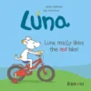 Luna really likes the red bike! | 9789493268142