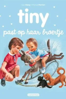 Tiny past op haar broertje