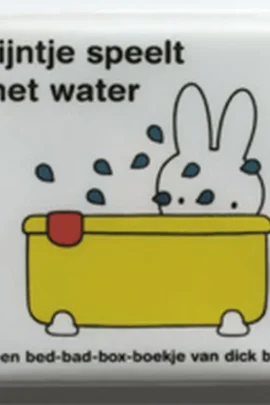 Nijntje speelt met water